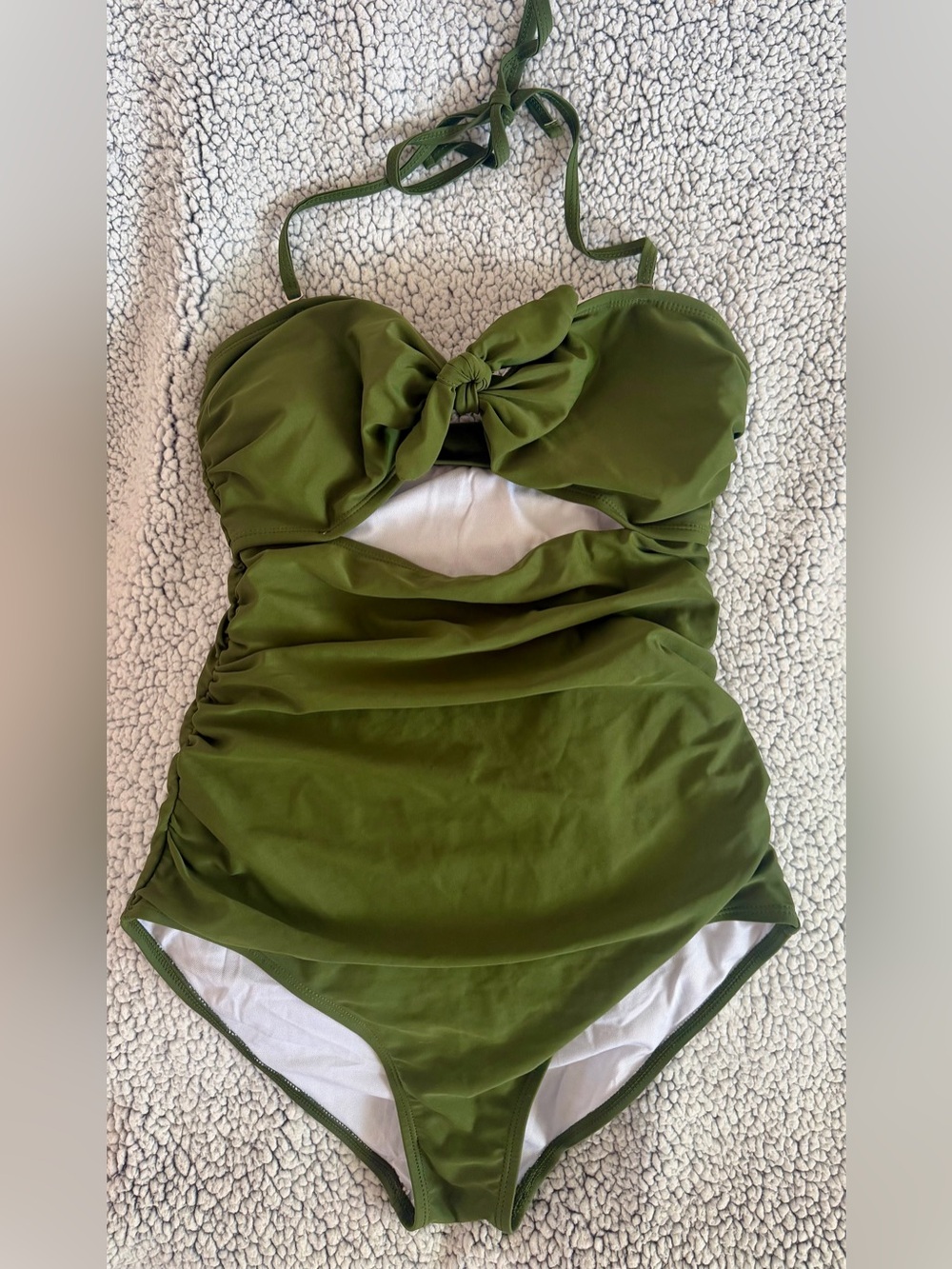 Cupshe Olive Green Ruched One-Piece Swimsuit with Front Tie